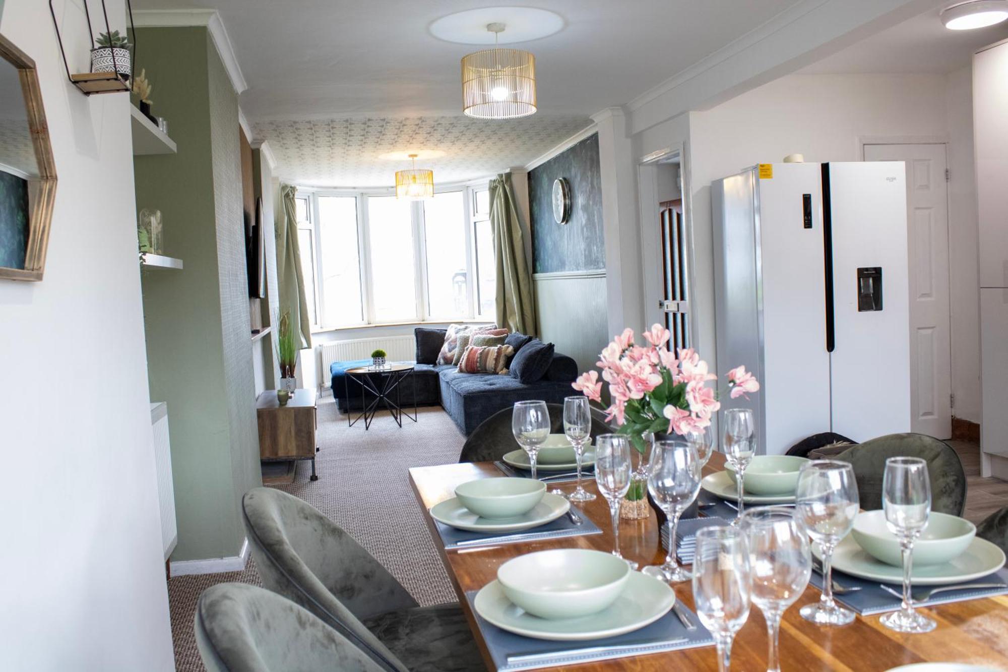 Harvard House, Stylish 3 Bedroom House In Solihull 5 Mins To The Nec, Bhx ,Jlr With Free Parking Birmingham Esterno foto
